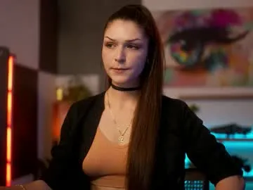 little_effy18_ chat room preview Image 11