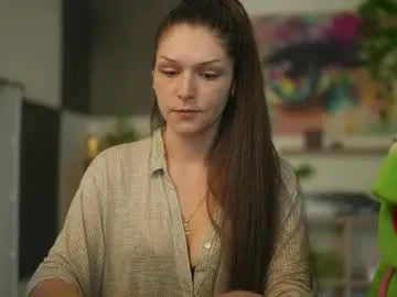 little_effy18_ chat room preview Image 15