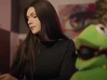 little_effy18_ chat room preview Image 19