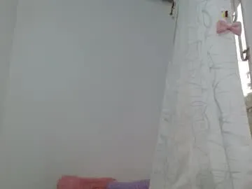 little_effy18_ chat room preview Image 13