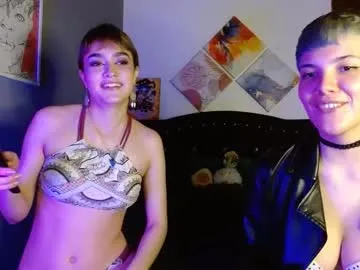 little_effy18_ chat room preview Image 8