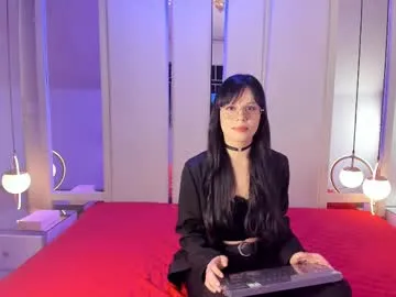 madamedesade01 – webcam model profile photo