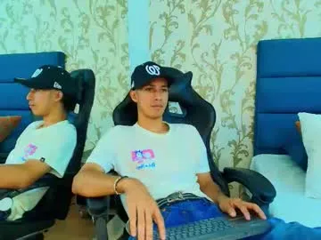 sareandrob – webcam model profile photo Image 15