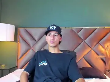 sareandrob – webcam model profile photo Image 16