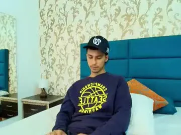 sareandrob – webcam model profile photo Image 18