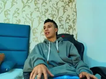 sareandrob – webcam model profile photo Image 4