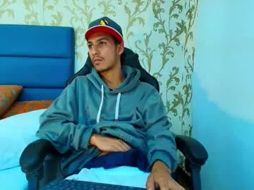 sareandrob – webcam model profile photo Image 9