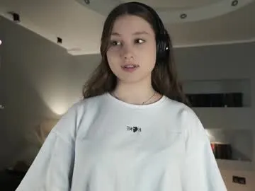 katy_and_paola chat room preview Image 7