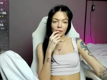 milly_shy – webcam model profile photo Image 10