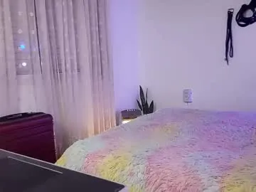 uwuxo – webcam model profile photo Image 9