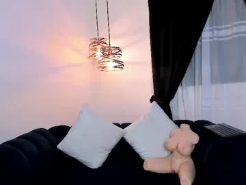 sareandrob – webcam model profile photo Image 9