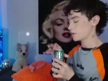 sareandrob – webcam model profile photo Image 10