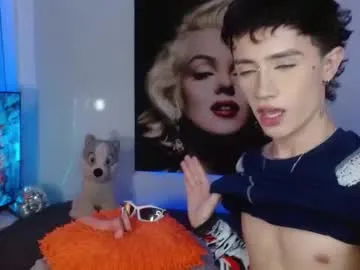 sareandrob – webcam model profile photo Image 12