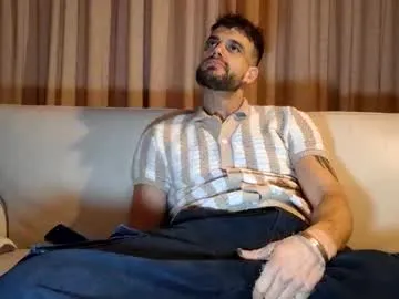 sareandrob – webcam model profile photo Image 8