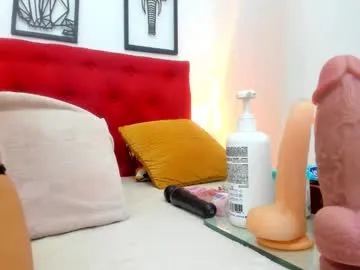 hotmilfbitch – webcam model profile photo Image 17