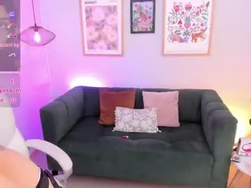 catalinaofficer – webcam model profile photo Image 15