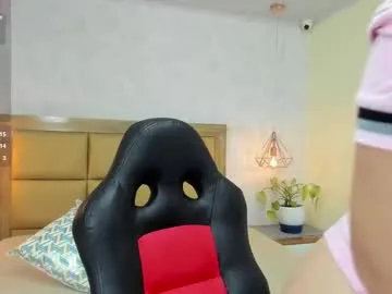 little_effy18_ chat room preview Image 12