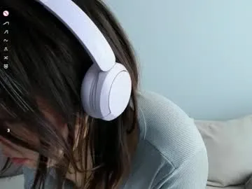 victoria_aphril – webcam model profile photo Image 12