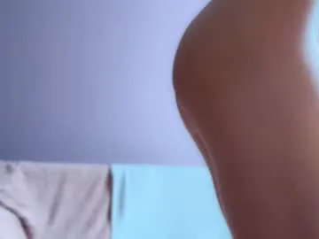 sunnyfia – webcam model profile photo Image 2