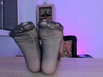 adeelinee chat room preview Image 10