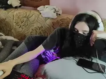 little_effy18_ chat room preview Image 2