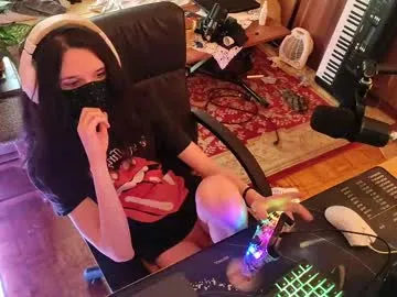 little_effy18_ chat room preview Image 7