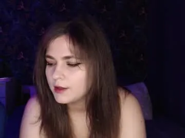 uwuxo – webcam model profile photo Image 12