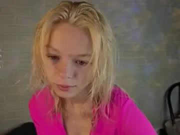 sareandrob – webcam model profile photo Image 11