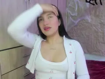 thifa2x – webcam model profile photo Image 6