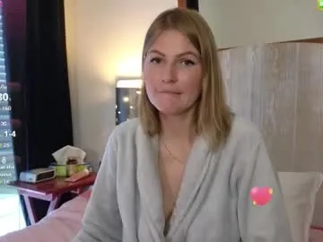 evie_may chat room preview Image 16