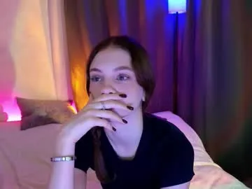 thifa2x – webcam model profile photo Image 8