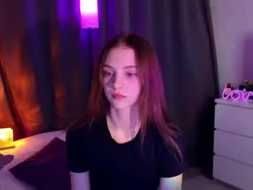 thifa2x – webcam model profile photo Image 9