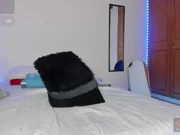 sareandrob – webcam model profile photo Image 15