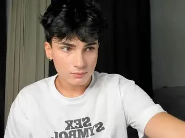 ava_delightt – webcam model profile photo Image 3