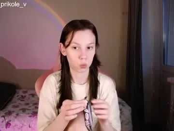 little_effy18_ – webcam model profile photo Image 8