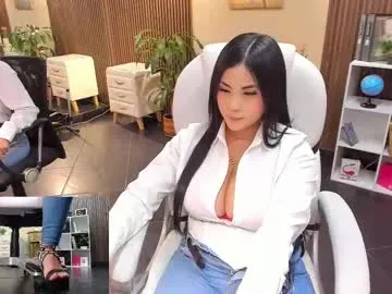 little_effy18_ chat room preview Image 10