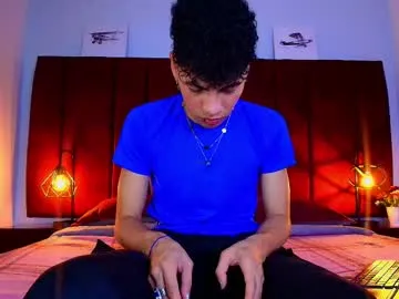 alyonaqueen_ – webcam model profile photo Image 5