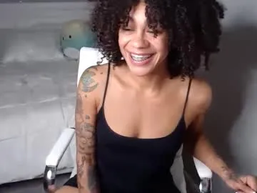 sareandrob – webcam model profile photo Image 12