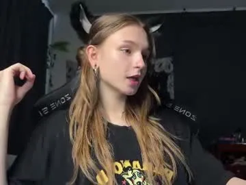 sladkoezka – webcam model profile photo Image 5