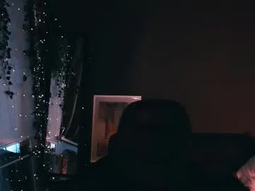 little_effy18_ chat room preview Image 17