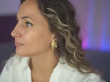 prishaa – webcam model profile photo Image 6