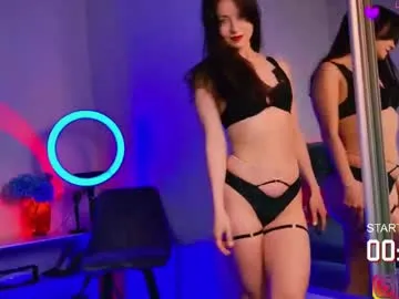 nudeella Image 11