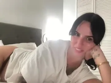 helenn_garciaa – webcam model profile photo Image 2