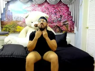 oversized_guy Image 6