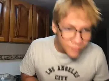 sareandrob – webcam model profile photo Image 3