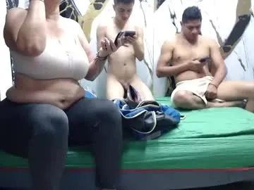 emily_valencia_1 – webcam model profile photo Image 17