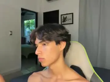 little_effy18_ chat room preview Image 4