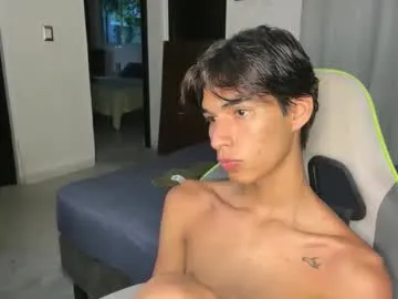 little_effy18_ chat room preview Image 6