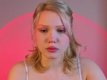 petite_hollyy Image 12