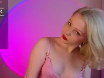 petite_hollyy Image 13